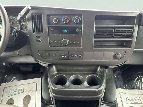 Used 2014 Chevrolet Express 2500 RWD image 24
