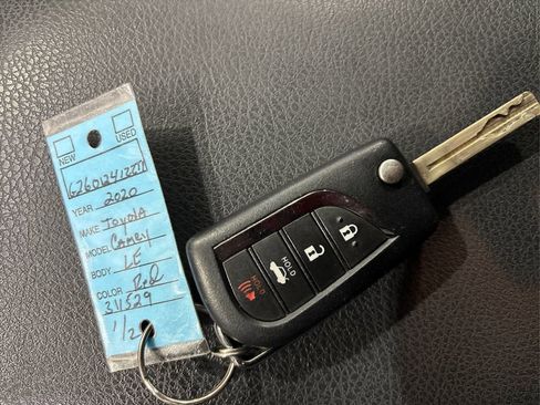 Used 2020 Toyota Camry LE image 34