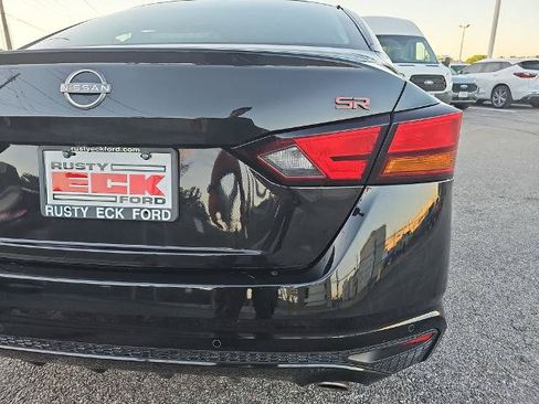 Used 2023 Nissan Altima 2.5 SR FWD image 32