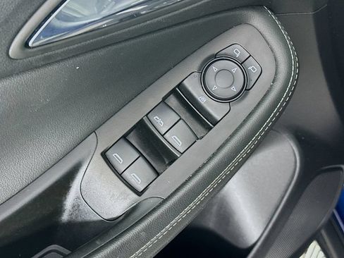 Used 2023 Buick Encore GX Preferred w/ Cold Weather Comfort Package AWD/4WD image 23