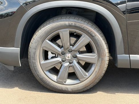 Used 2025 Honda Pilot Sport image 6