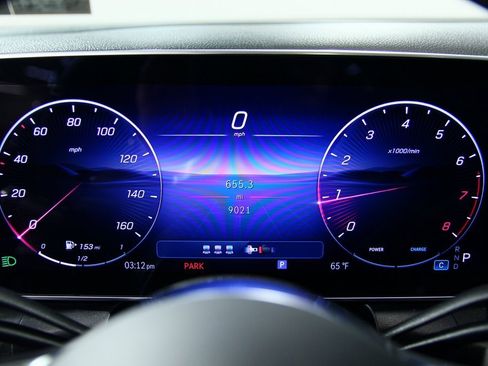 Used 2025 Mercedes-Benz GLC 300 4MATIC image 20