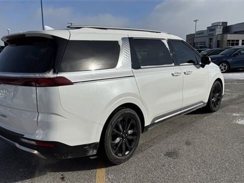 Used 2024 Kia Carnival SX Prestige image 8