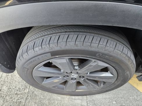 Used 2025 Honda Pilot Sport image 5