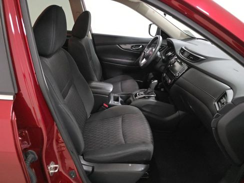 Used 2020 Nissan Rogue SV FWD image 11