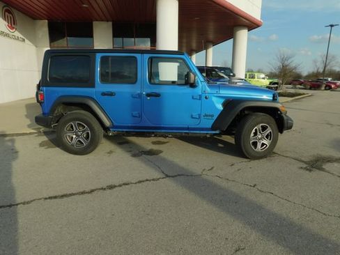 Used 2022 Jeep Wrangler Unlimited Sport image 9