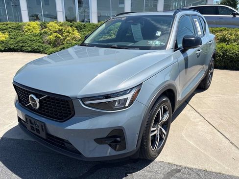 Certified 2023 Volvo XC40 B5 Plus w/ Driver Assist Package AWD/4WD image 2