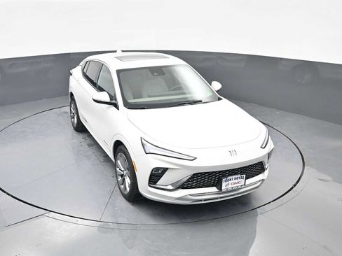 Used 2025 Buick Envista Avenir image 25