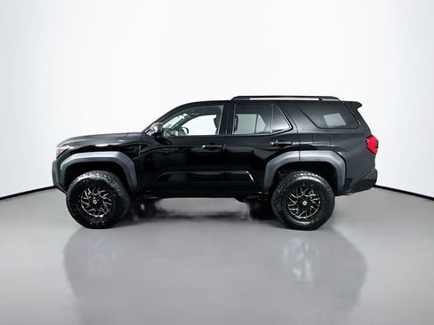 Used 2025 Toyota 4Runner SR5 AWD/4WD image 5