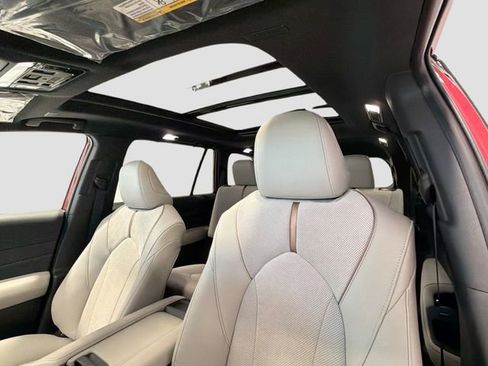 New 2026 Toyota Grand Highlander AWD Hybrid image 19