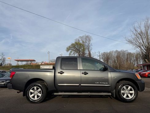 Used 2012 Nissan Titan SV w/ SV Value Truck Pkg image 4