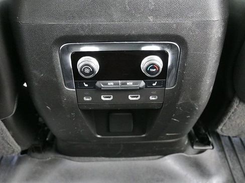 Used 2023 GMC Yukon Denali Ultimate image 19