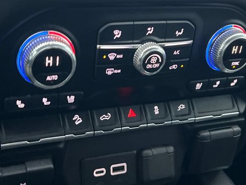 Used 2022 GMC Sierra 2500 AT4 AWD/4WD image 19