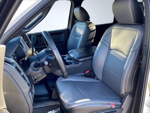 Used 2024 RAM 3500 Tradesman w/ Chrome Appearance Group image 25