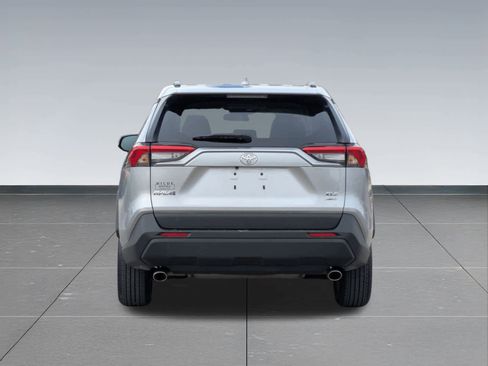 Used 2023 Toyota RAV4 XLE w/ Convenience Package image 5