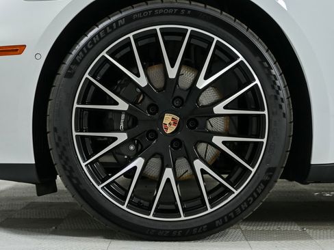 New 2025 Porsche Panamera image 39