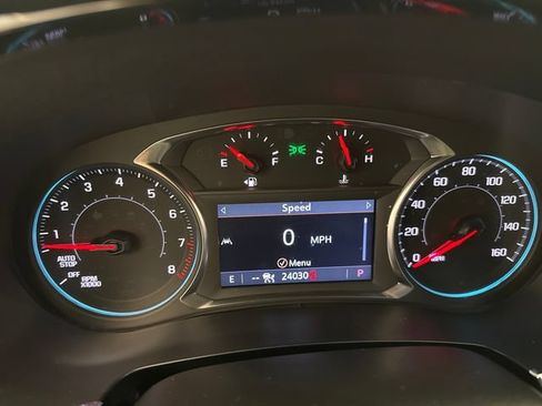 Used 2023 Chevrolet Traverse LT w/ LT Premium Package AWD/4WD image 14