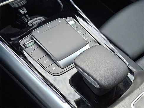 Certified 2022 Mercedes-Benz GLA 250 4MATIC w/ Premium Package Lite image 16