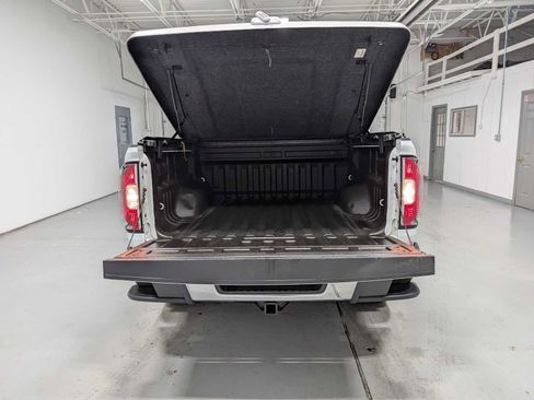Used 2015 GMC Canyon SLT w/ Driver Alert Package image 38