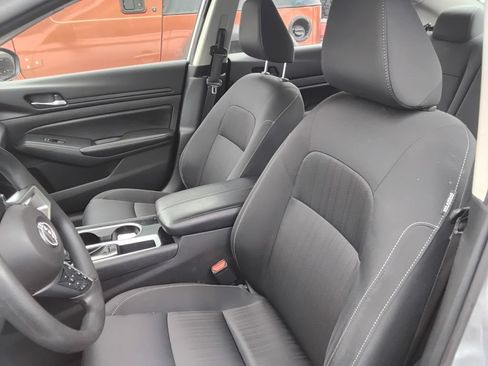 Used 2024 Nissan Altima 2.5 SV FWD image 10