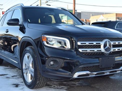 Used 2022 Mercedes-Benz GLB 250 4MATIC w/ Premium Package Lite image 14