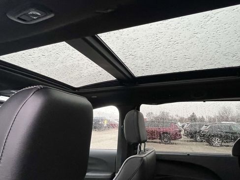 New 2026 Chrysler Pacifica Limited w/ S Appearance Package image 12