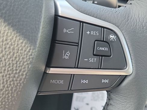 New 2026 Toyota Sienna XLE FWD image 10