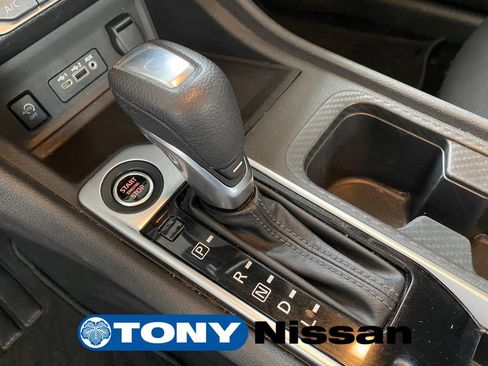 Used 2024 Nissan Sentra SV FWD image 35