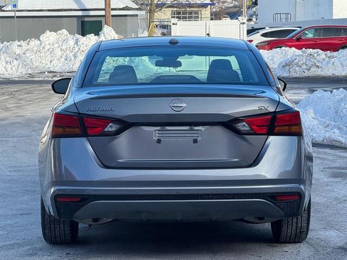 Used 2024 Nissan Altima 2.5 SV image 5