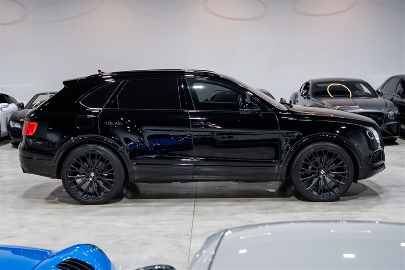 Used 2017 Bentley Bentayga AWD/4WD image 7