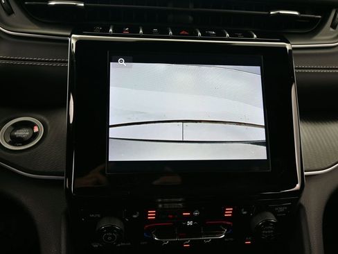 Used 2024 Jeep Grand Cherokee L Altitude image 21