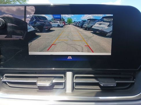 Used 2024 Chevrolet Trax LT w/ Driver Confidence Package FWD image 20