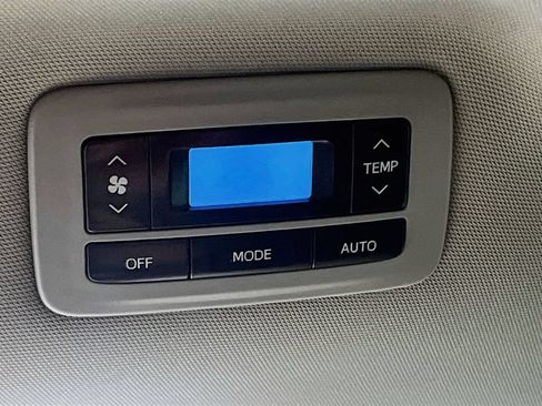 Used 2019 Toyota Sienna LE FWD image 23