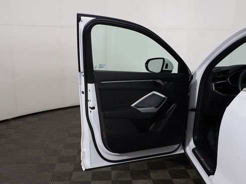 Used 2025 Audi Q3 2.0T Premium image 20