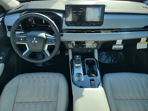 New 2025 Mitsubishi Outlander SEL FWD image 17