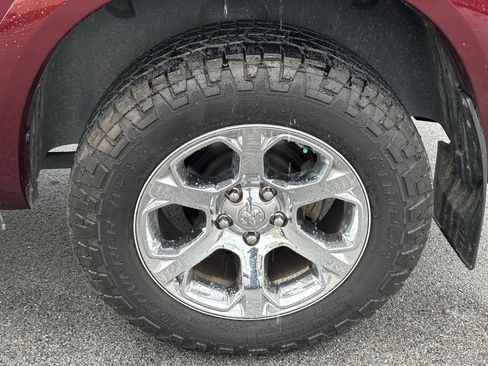 Used 2017 RAM 1500 Laramie image 12