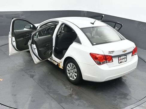 Used 2011 Chevrolet Cruze LT image 58