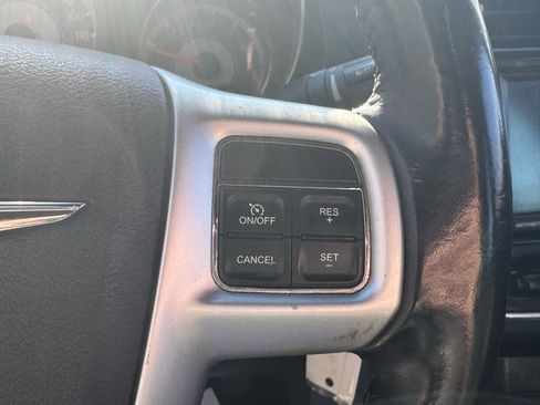 Used 2012 Chrysler 200 Limited image 22