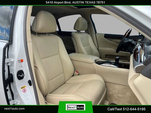 Used 2016 Lexus LS 460 w/ Comfort Package RWD image 28