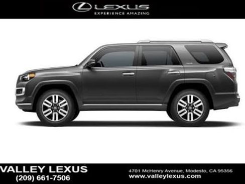 Used 2018 Toyota 4Runner SR5 AWD/4WD image 5