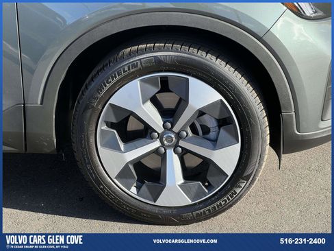 Used 2026 Volvo XC40 B5 Core w/ Climate Package image 6