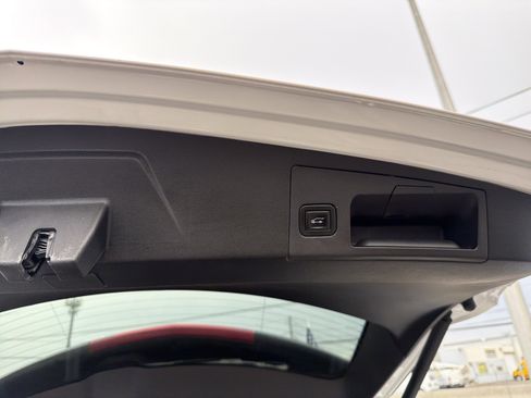 Used 2022 Cadillac XT5 Premium Luxury image 32