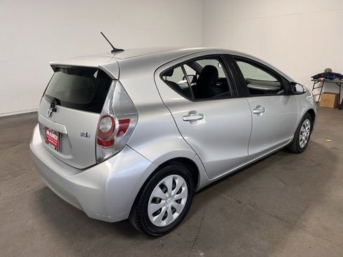 Used 2013 Toyota Prius C Three image 3