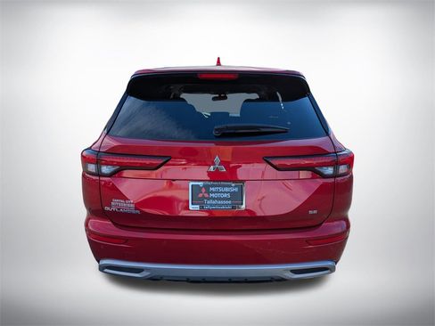 Used 2024 Mitsubishi Outlander SE image 5
