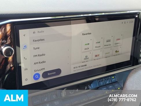 Used 2025 Toyota Camry XLE image 21