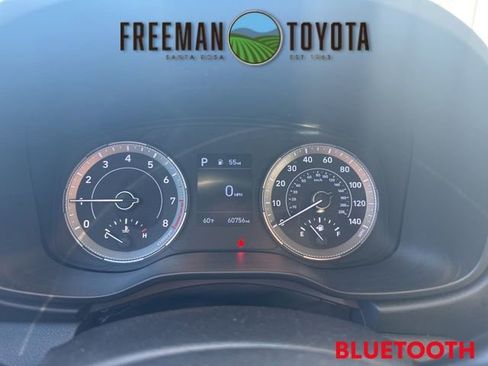 Used 2022 Hyundai Venue SEL image 7