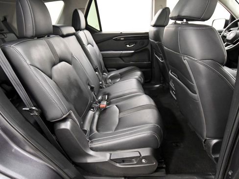 Used 2023 Honda Pilot Touring image 19