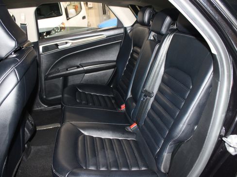 Used 2020 Ford Fusion SEL image 23