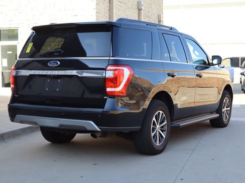 Used 2021 Ford Expedition XLT RWD image 3