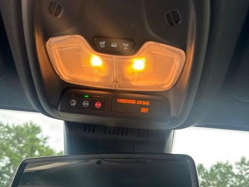 Used 2023 Chevrolet Colorado ZR2 w/ ZR2 Convenience Package III AWD/4WD image 36
